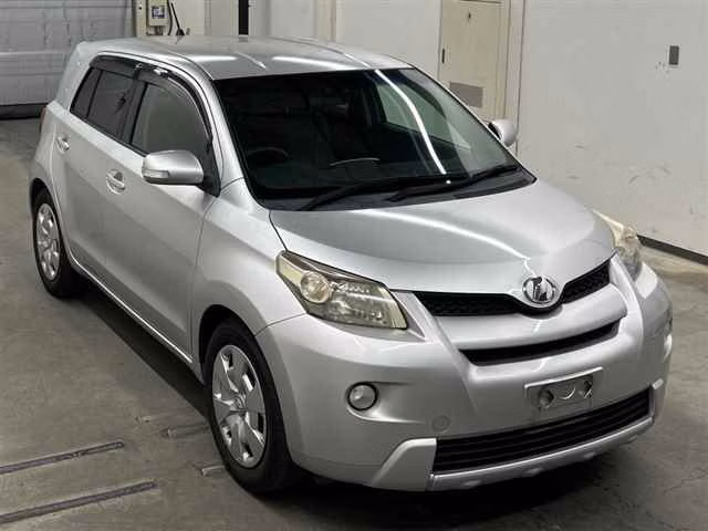 TOYOTA IST
