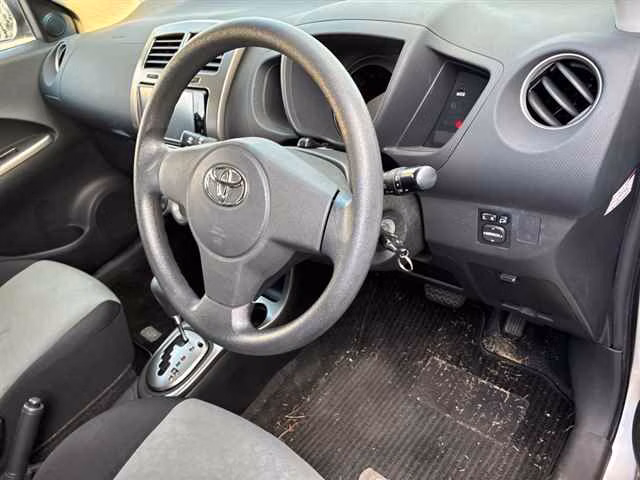 TOYOTA IST