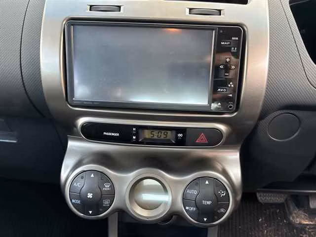 TOYOTA IST