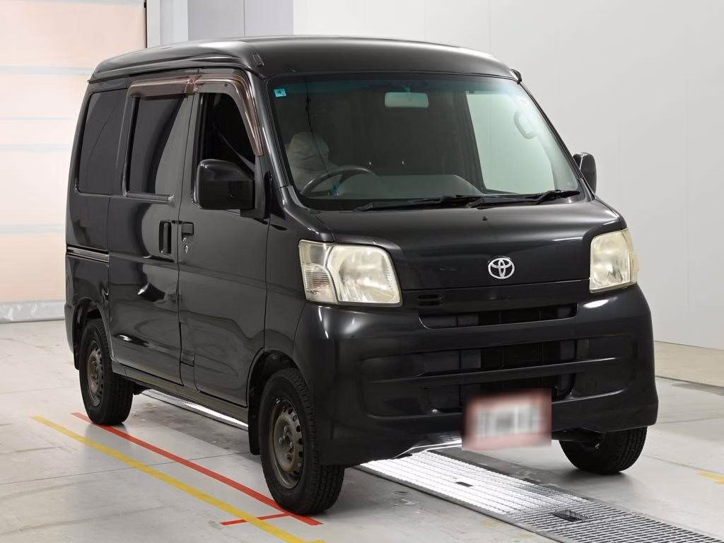 TOYOTA PIXIS VAN