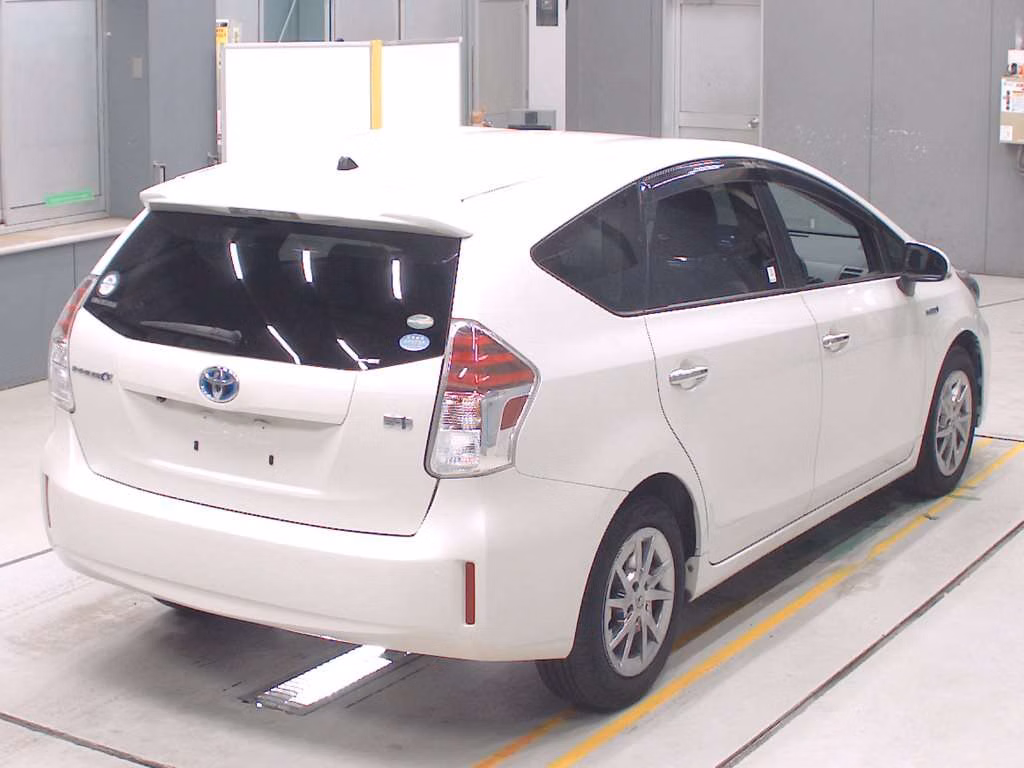 TOYOTA PRIUS ALPHA