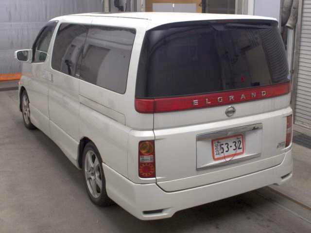 NISSAN ELGRAND