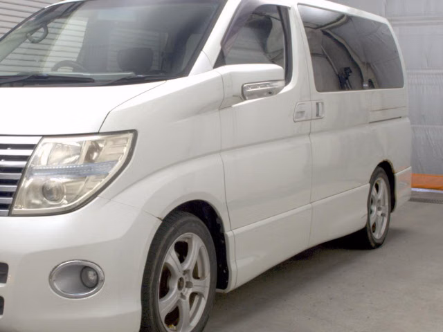 NISSAN ELGRAND