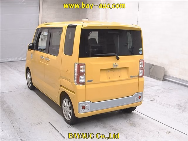 DAIHATSU WAKE