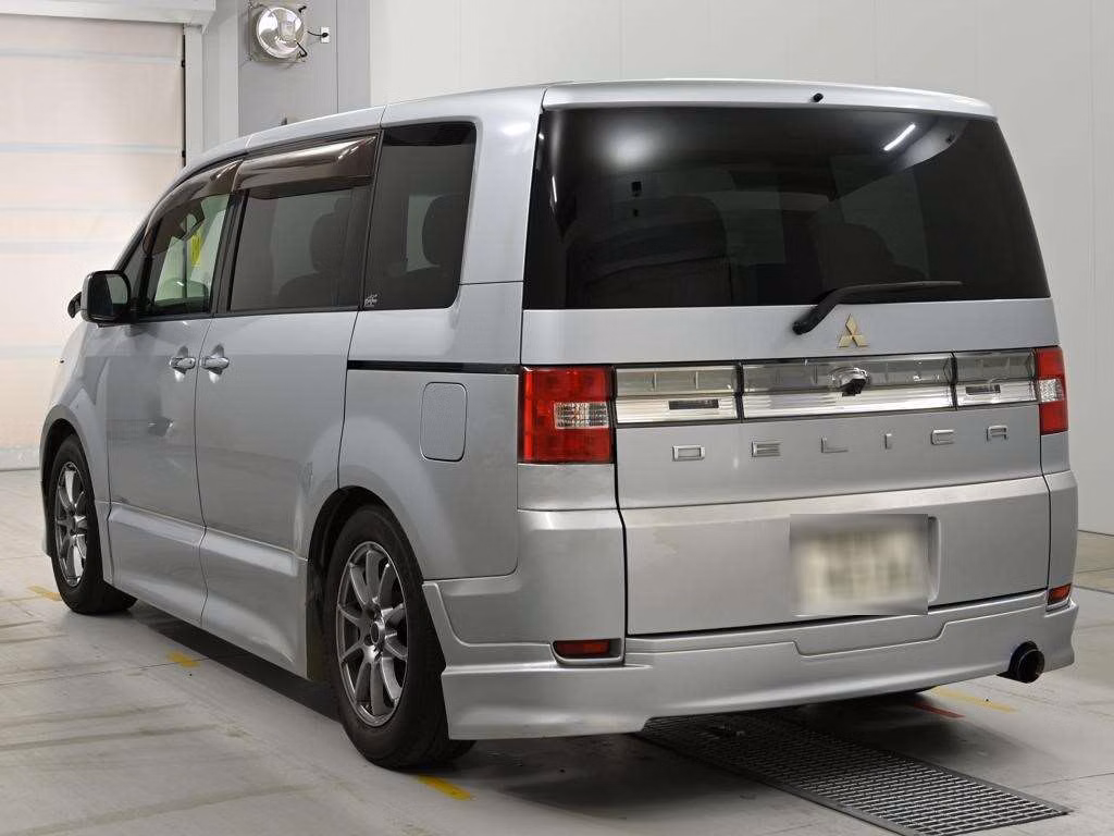 MITSUBISHI DELICA D:5