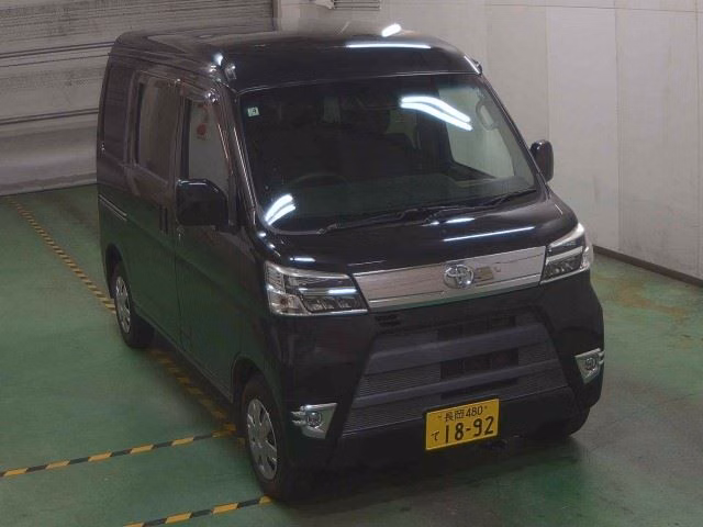 TOYOTA PIXIS VAN