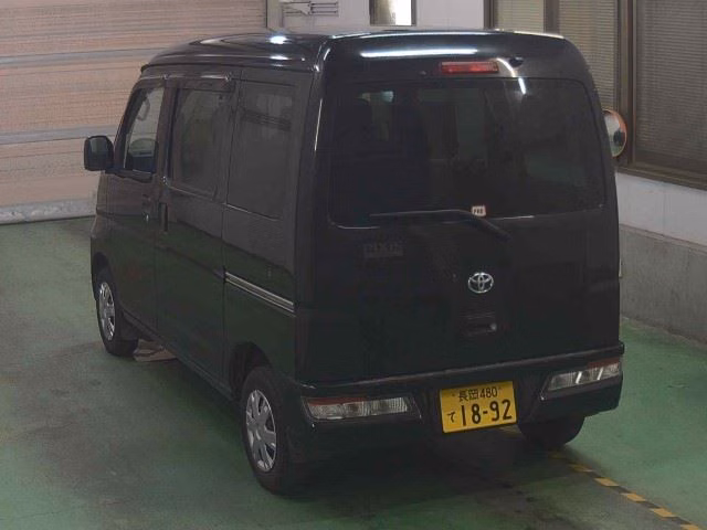 TOYOTA PIXIS VAN
