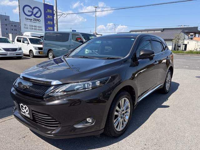 TOYOTA HARRIER