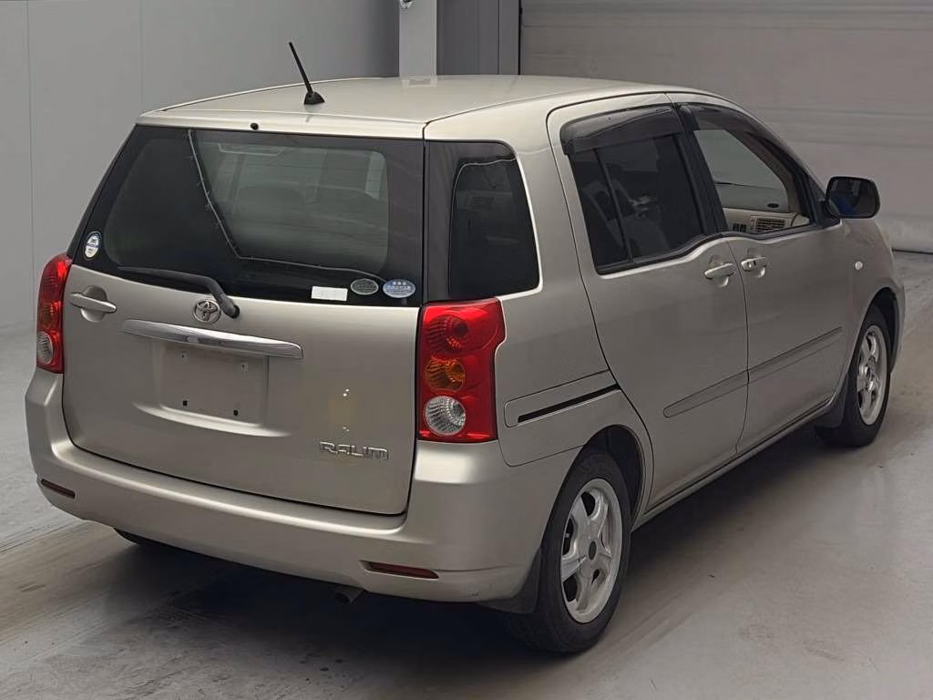 TOYOTA RAUM