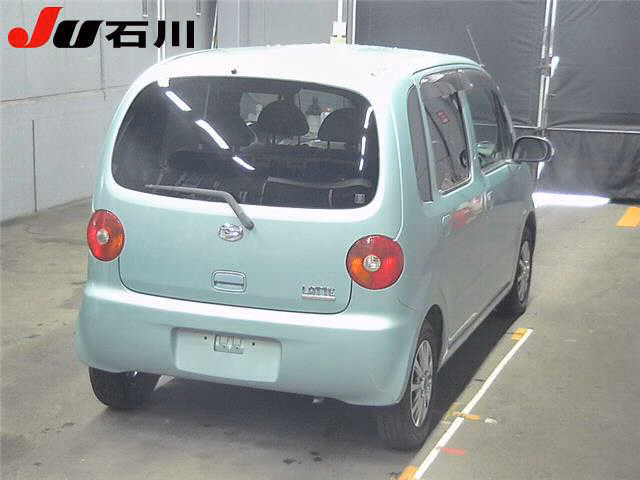 DAIHATSU MOVE LATTE