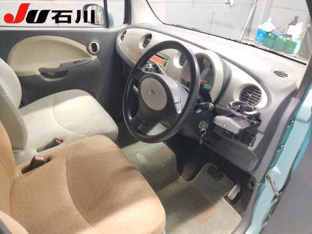 DAIHATSU MOVE LATTE