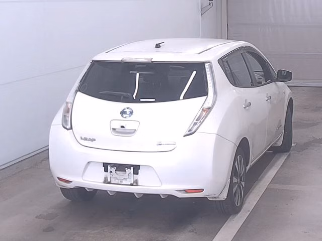 NISSAN LEAF