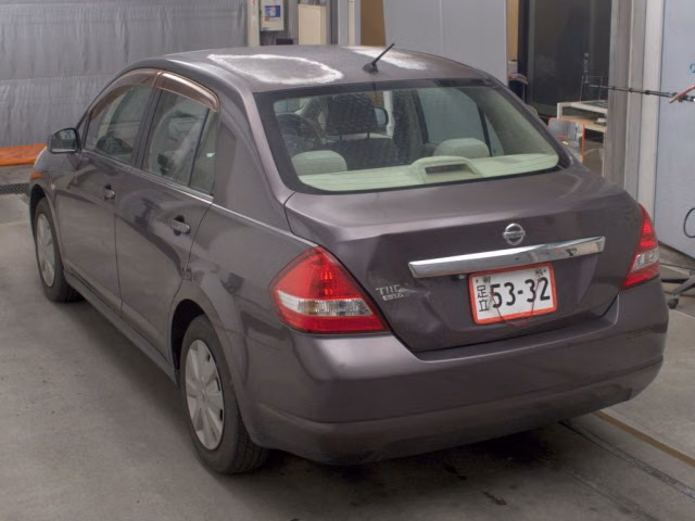 NISSAN TIIDA LATIO