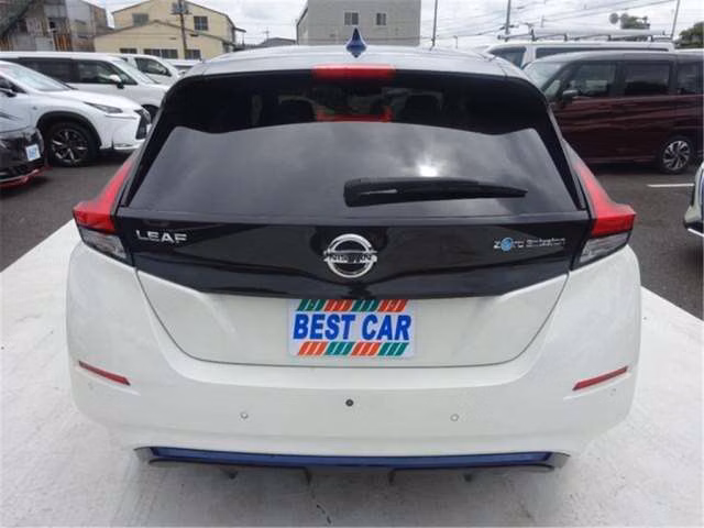 NISSAN LEAF