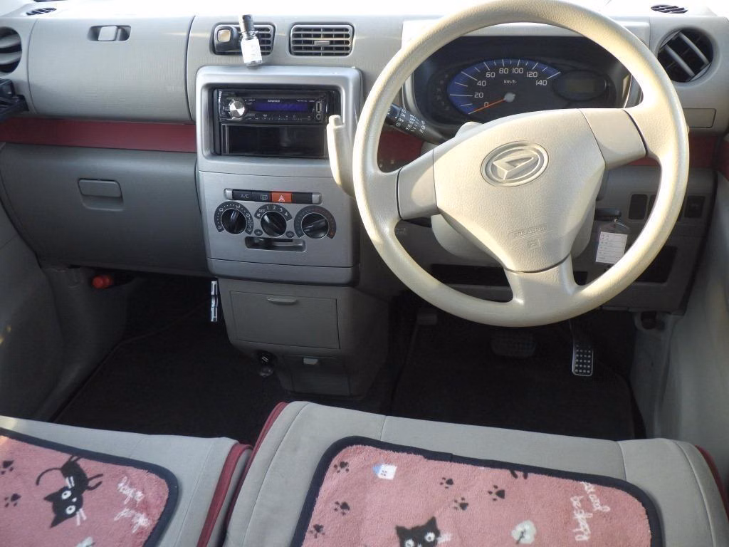 DAIHATSU MOVE CONTE
