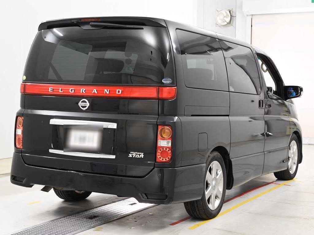 NISSAN ELGRAND