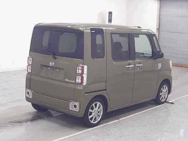 DAIHATSU WAKE