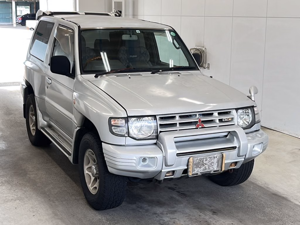 MITSUBISHI PAJERO