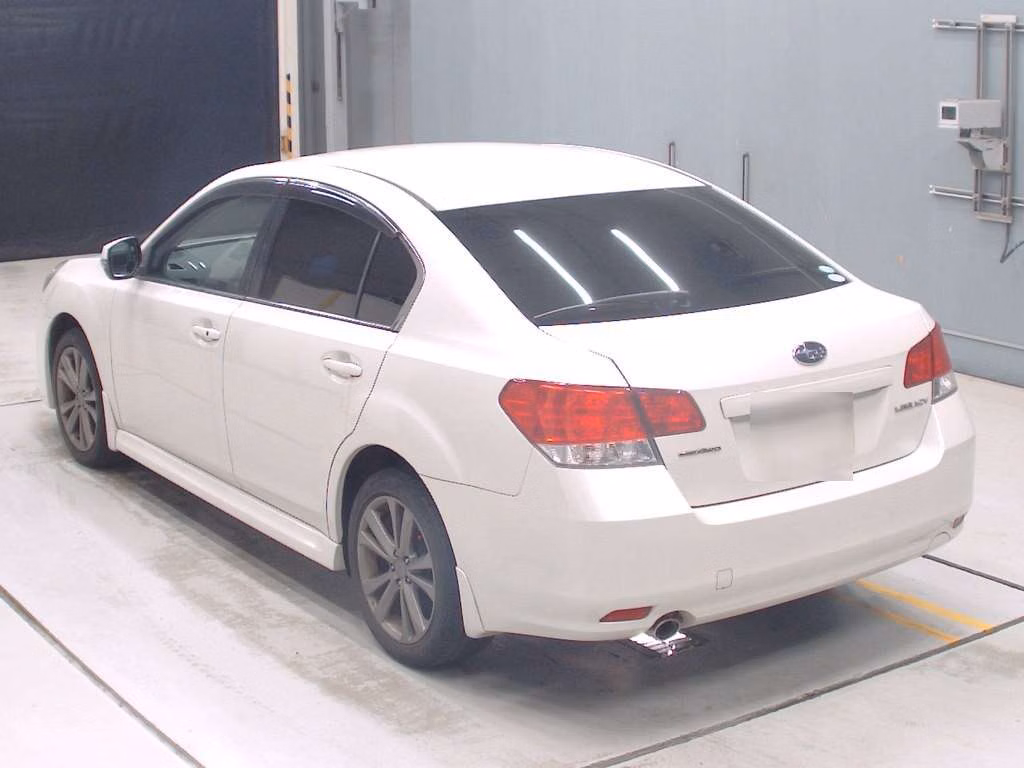 SUBARU LEGACY B4