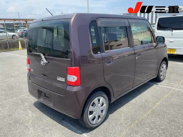 DAIHATSU MOVE CONTE