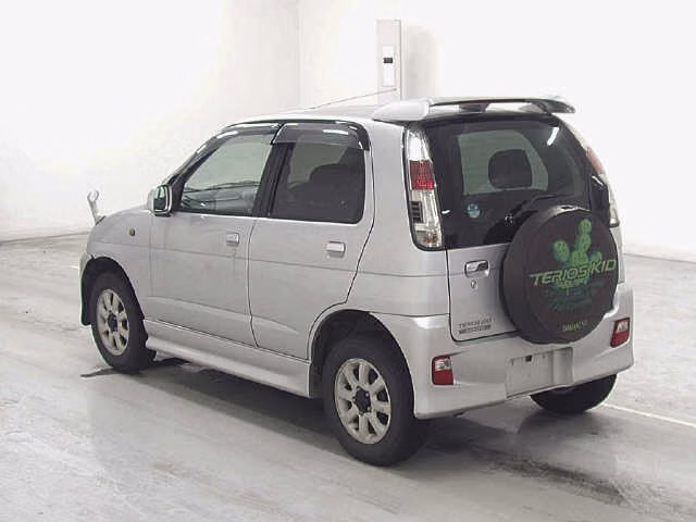 DAIHATSU TERIOS KID