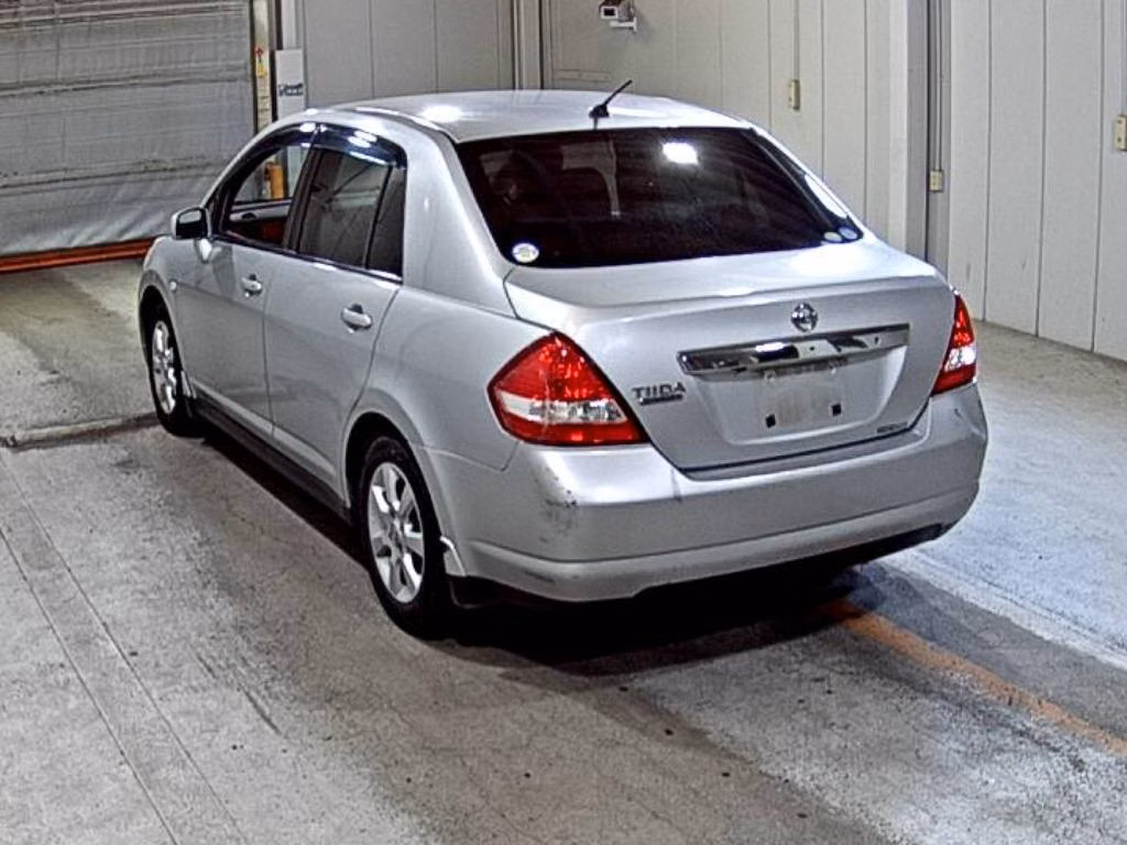 NISSAN TIIDA LATIO