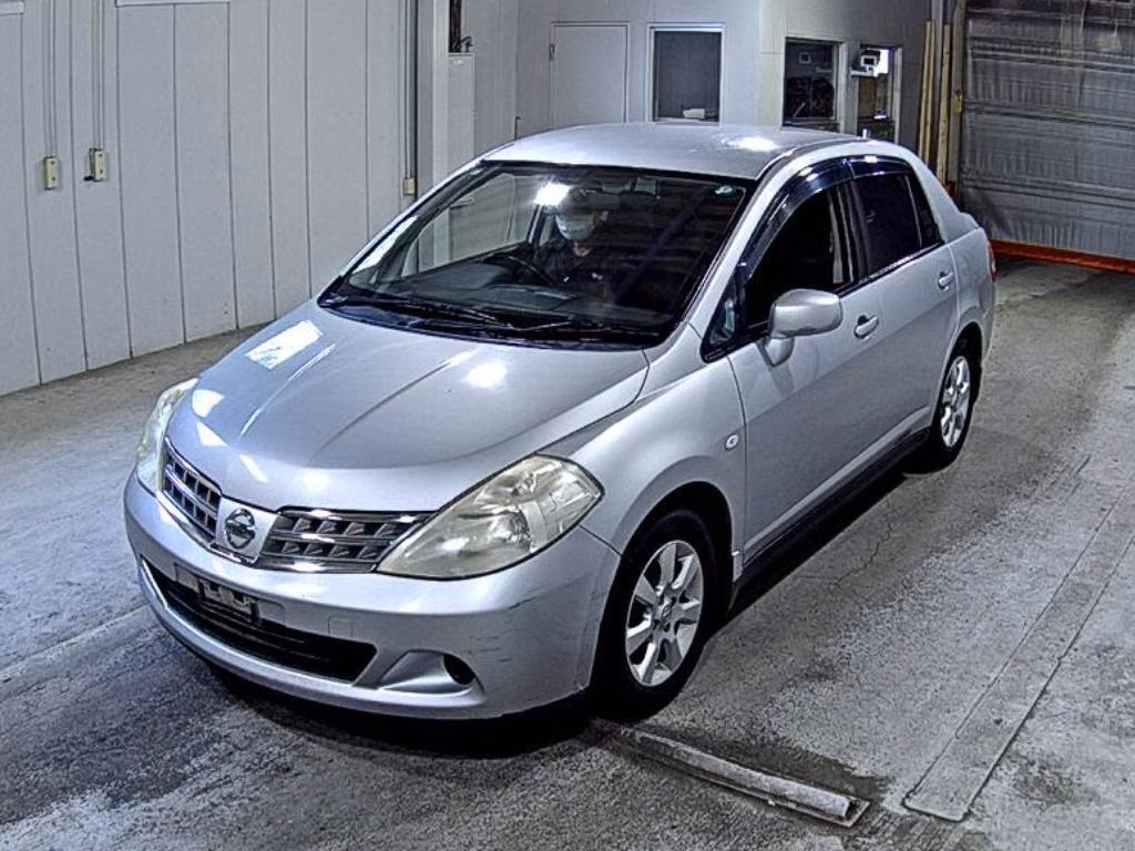 NISSAN TIIDA LATIO