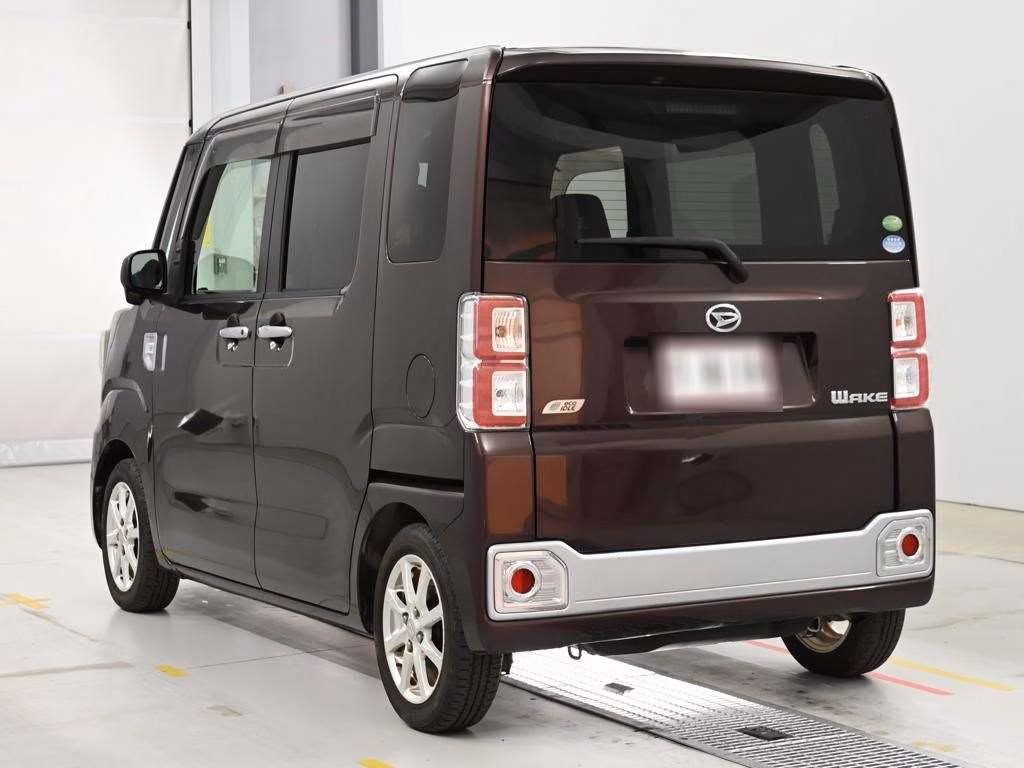DAIHATSU WAKE