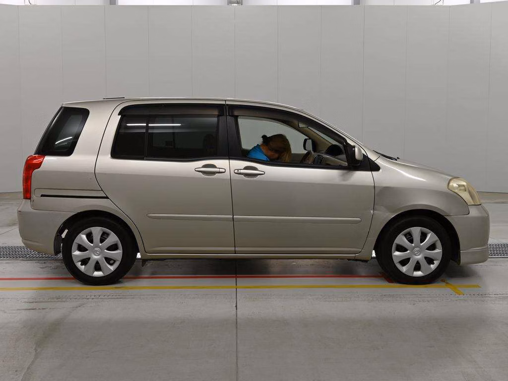 TOYOTA RAUM