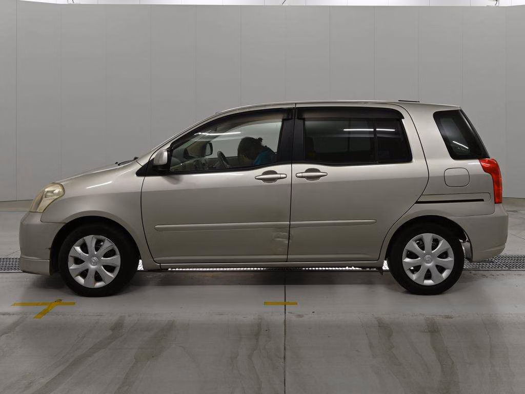 TOYOTA RAUM