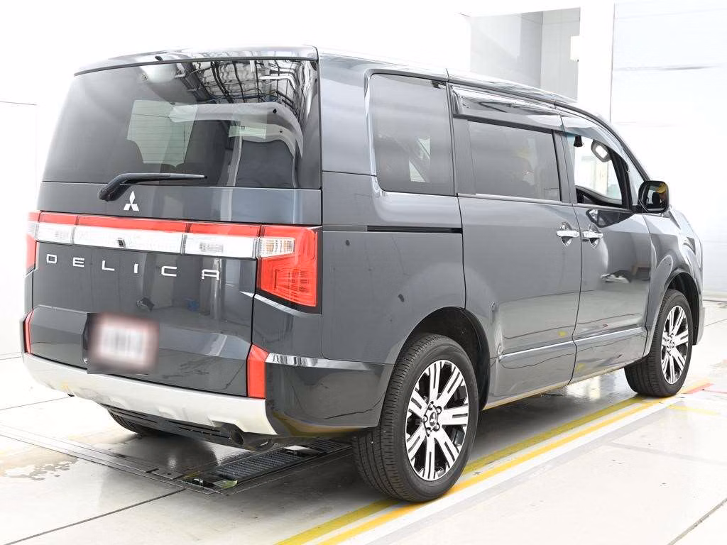 MITSUBISHI DELICA D:5