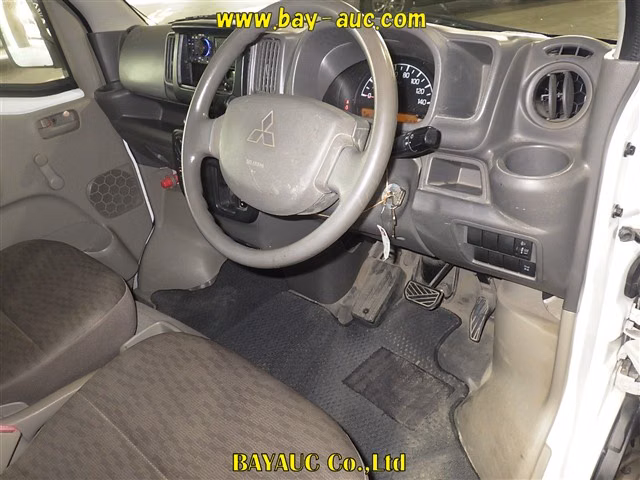 MITSUBISHI MINICAB