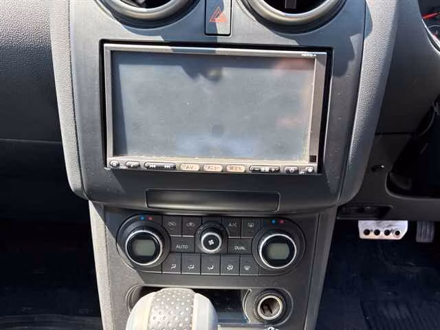 NISSAN DUALIS