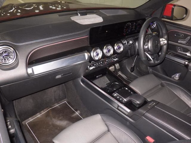 MERCEDES-BENZ GLB-CLASS