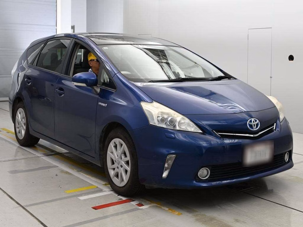 TOYOTA PRIUS ALPHA