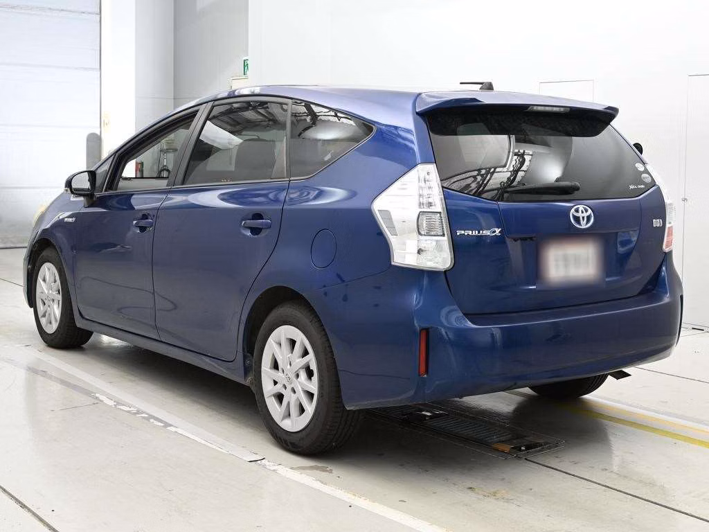 TOYOTA PRIUS ALPHA