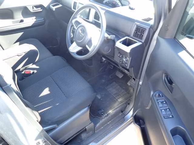 DAIHATSU WAKE