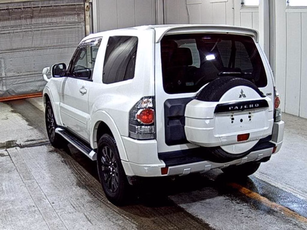 MITSUBISHI PAJERO