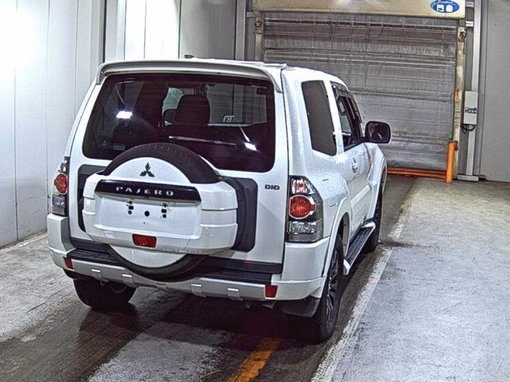 MITSUBISHI PAJERO