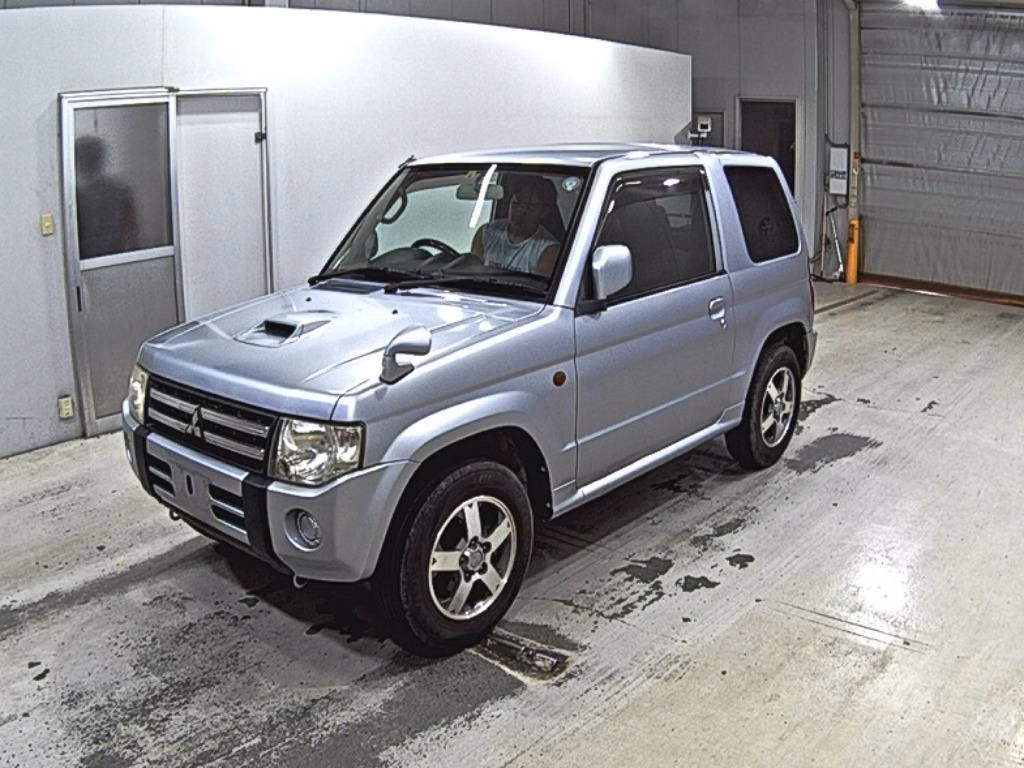 MITSUBISHI PAJERO MINI