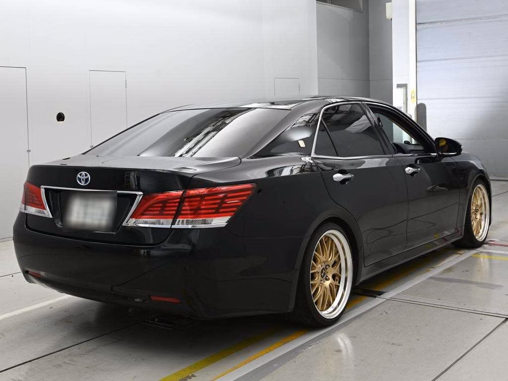 TOYOTA CROWN
