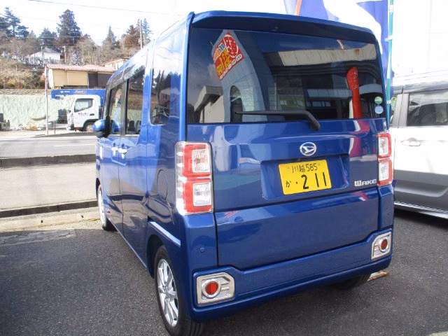 DAIHATSU WAKE