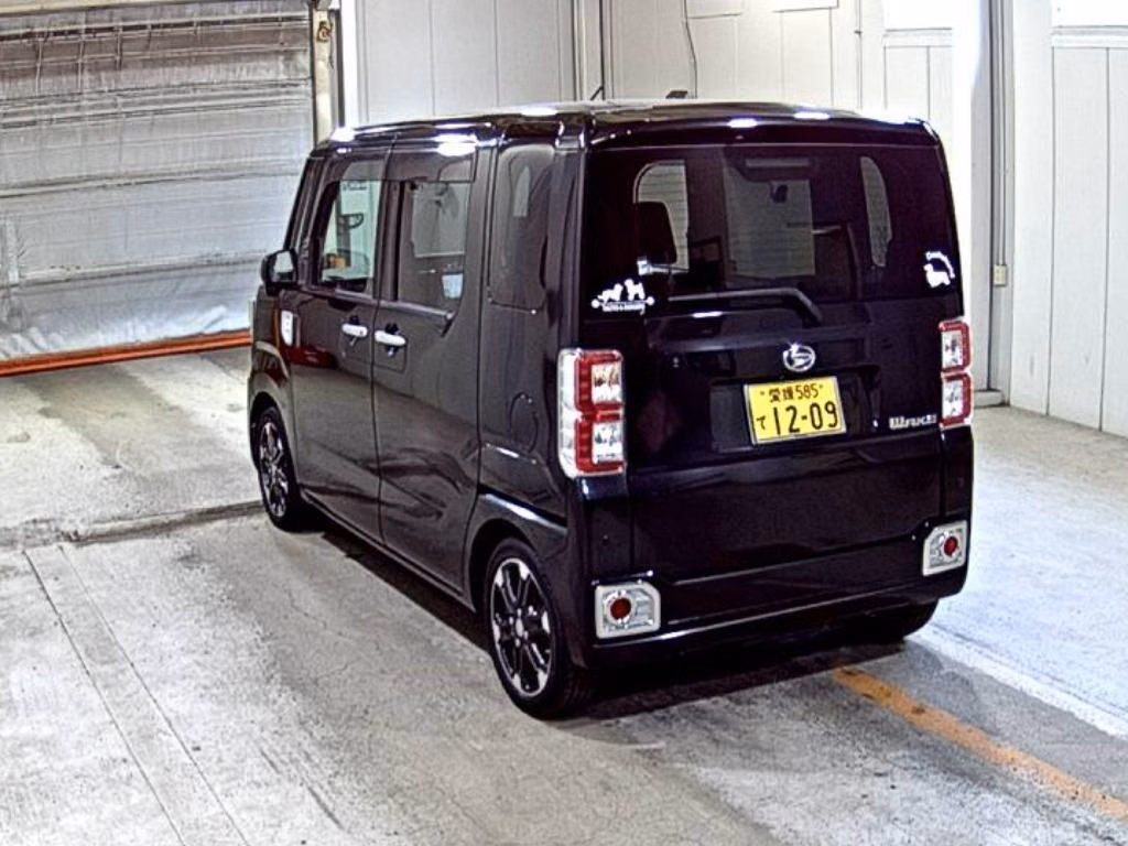 DAIHATSU WAKE