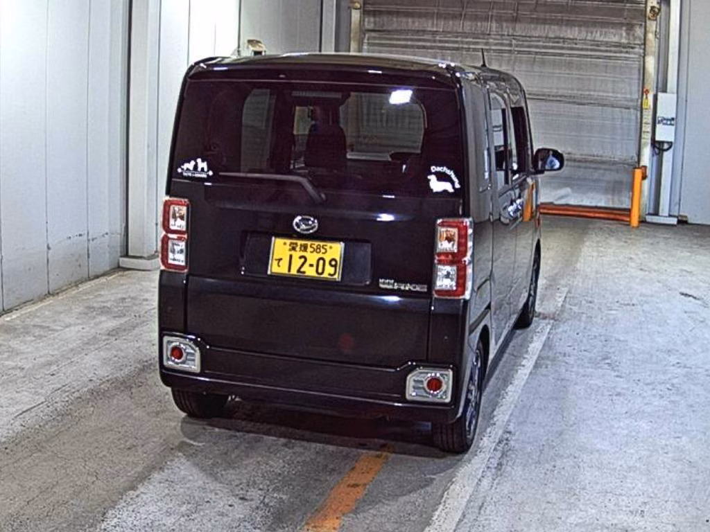 DAIHATSU WAKE