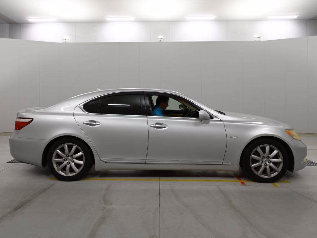 LEXUS LS460