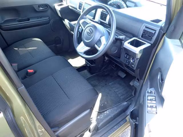 DAIHATSU WAKE