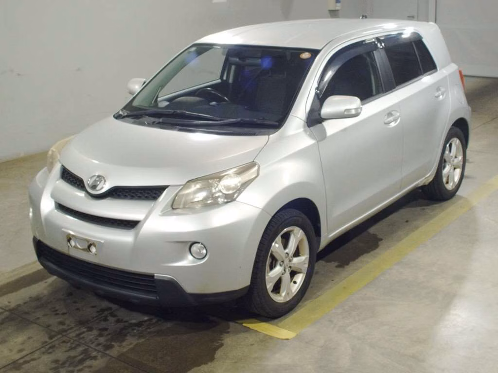 TOYOTA IST