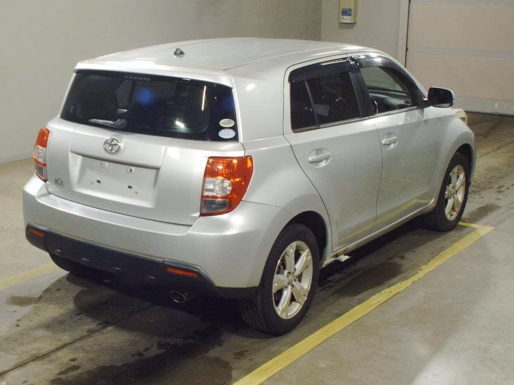 TOYOTA IST