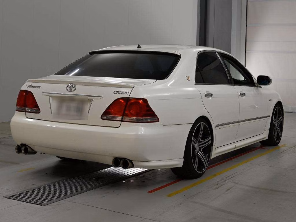 TOYOTA CROWN