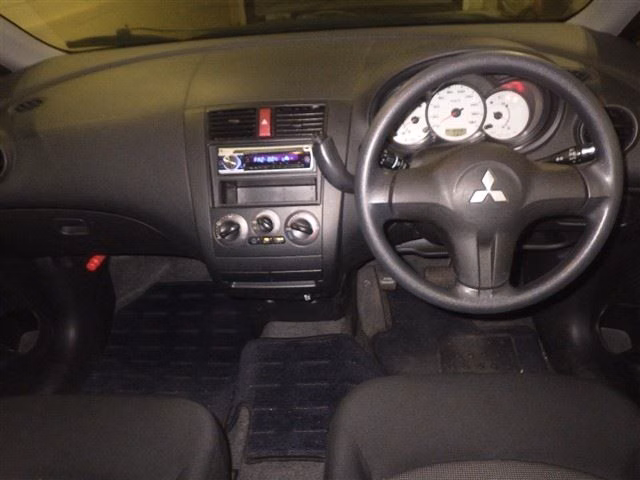 MITSUBISHI COLT